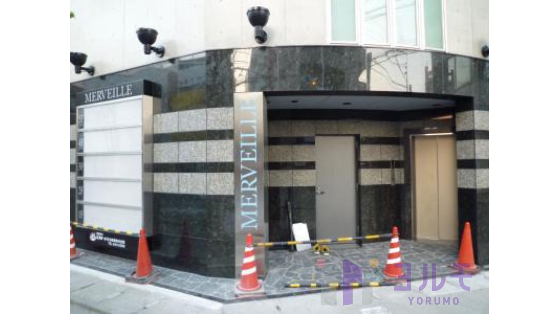 建物入口