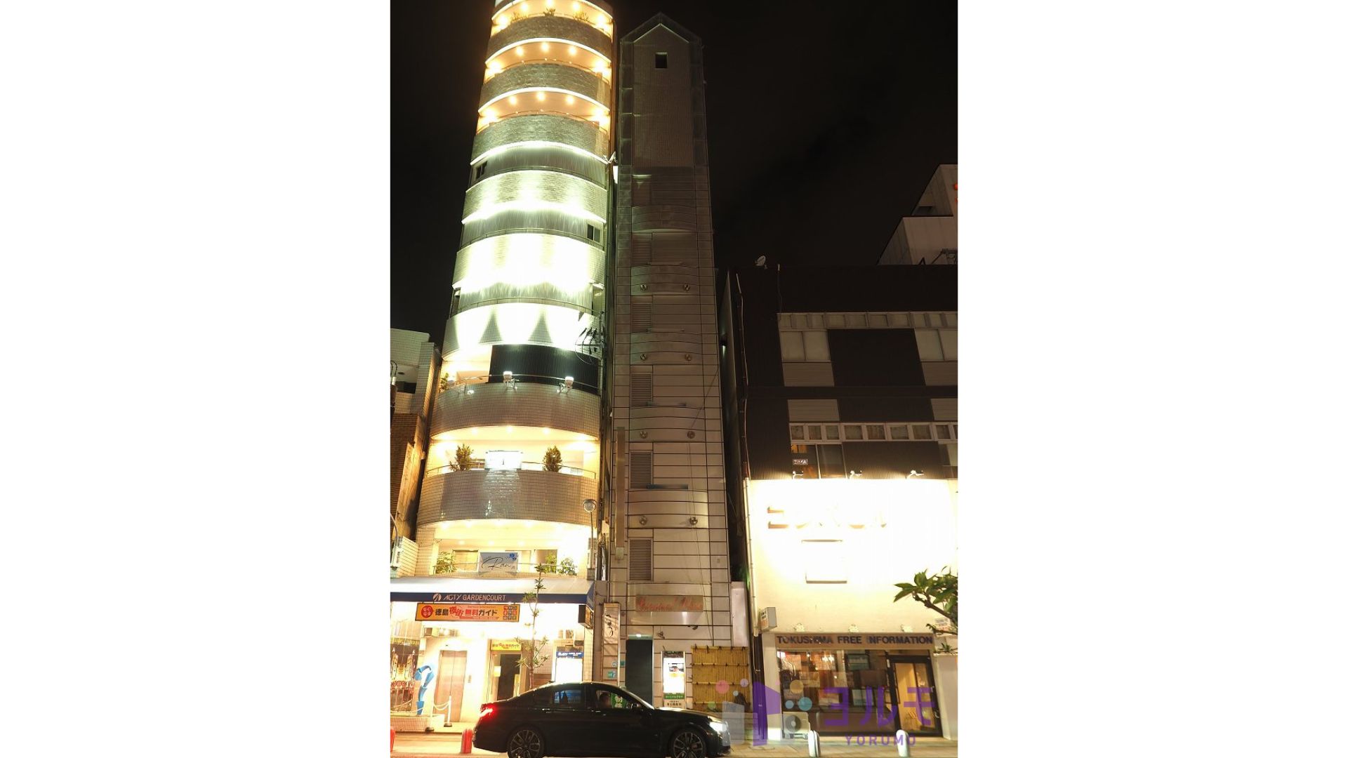 夜外観