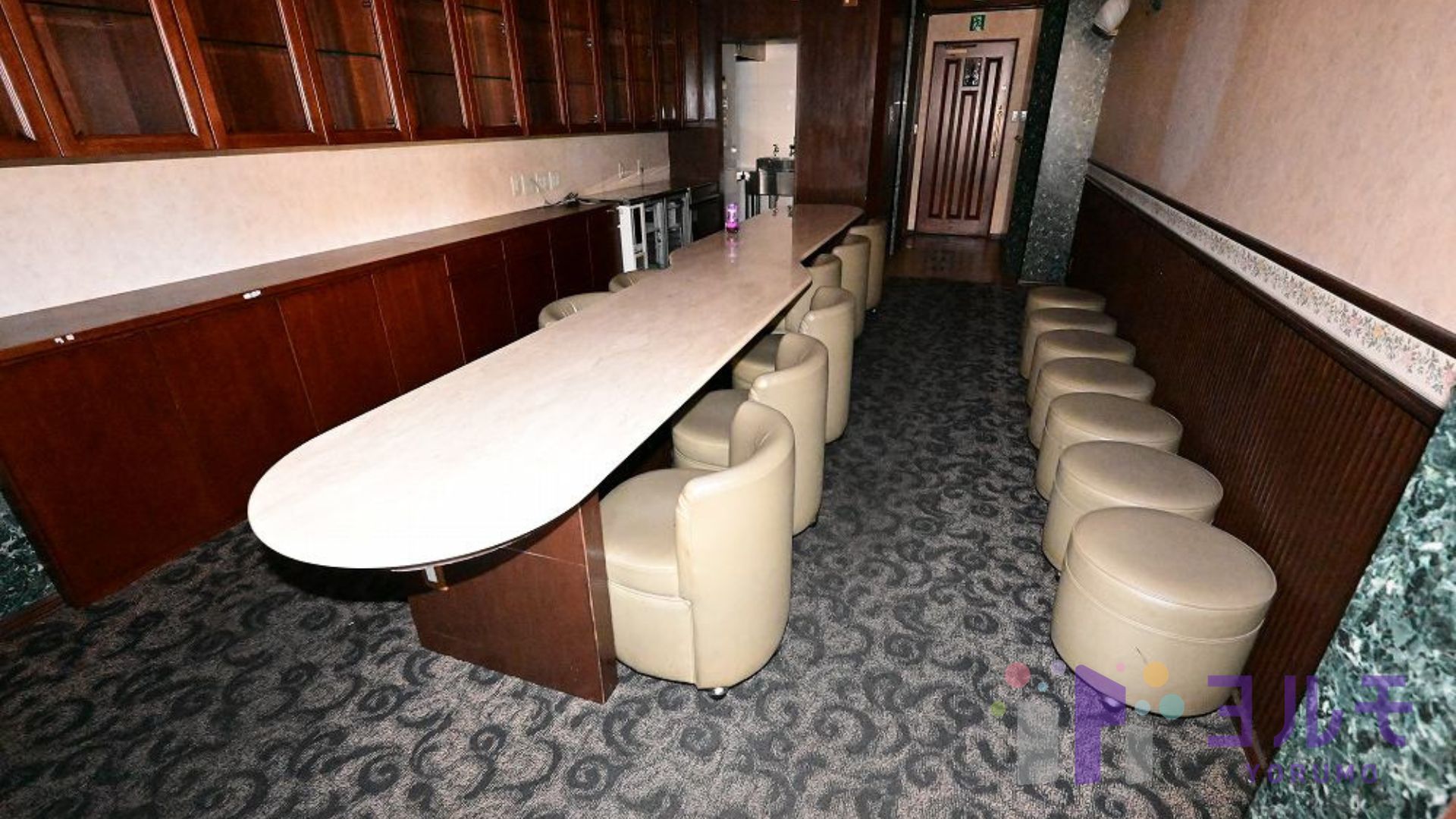 バッカスビル　3階