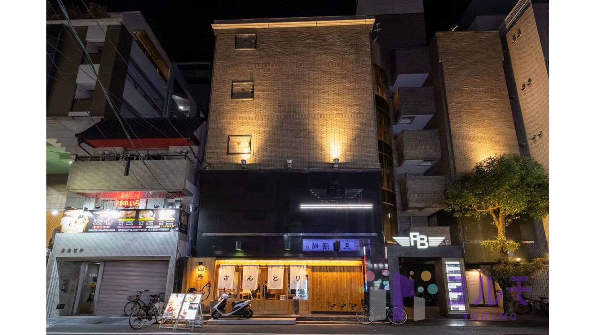 夜外観