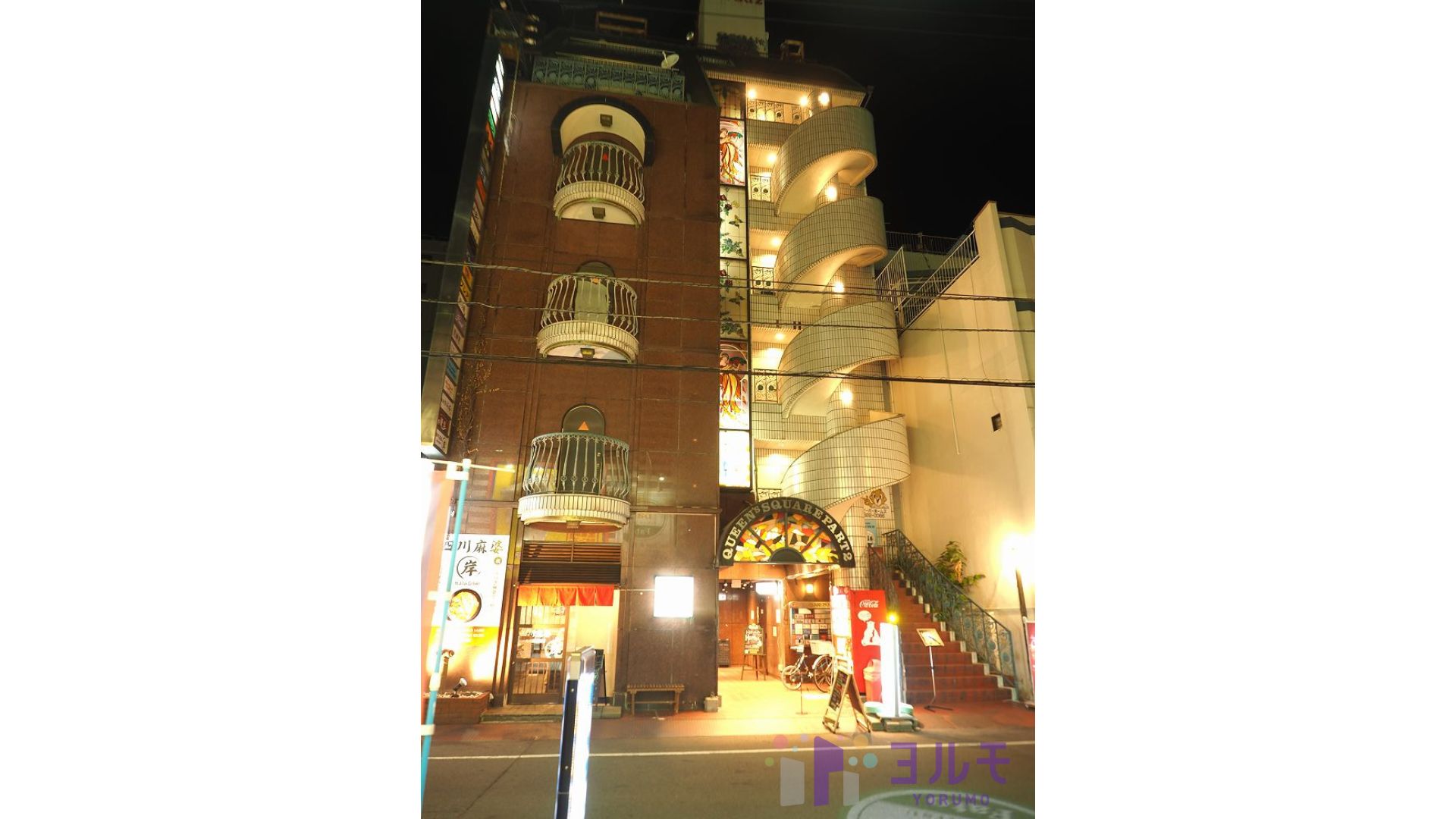 夜外観